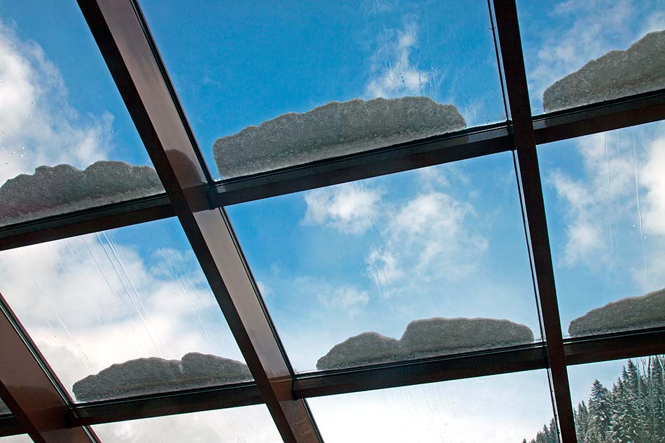 Cómo quitar la nieve de un techo de vidrio