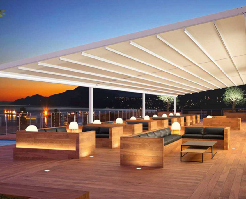 Pérgola de lona tensada inclinada