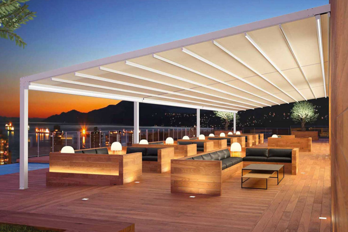 Pérgola de lona tensada inclinada