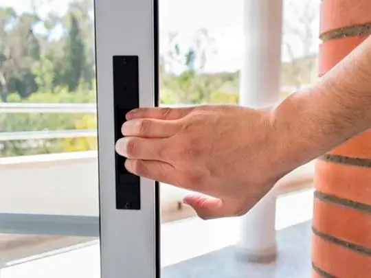 Consigue hasta 3 presupuestos diferentes de empresas de tu ciudad para instalar ventanas de aluminio.