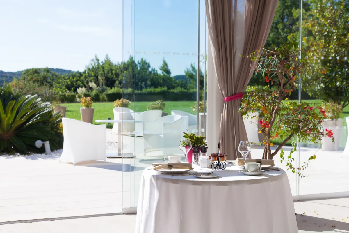 cortinas de cristal correderas para restuarantes